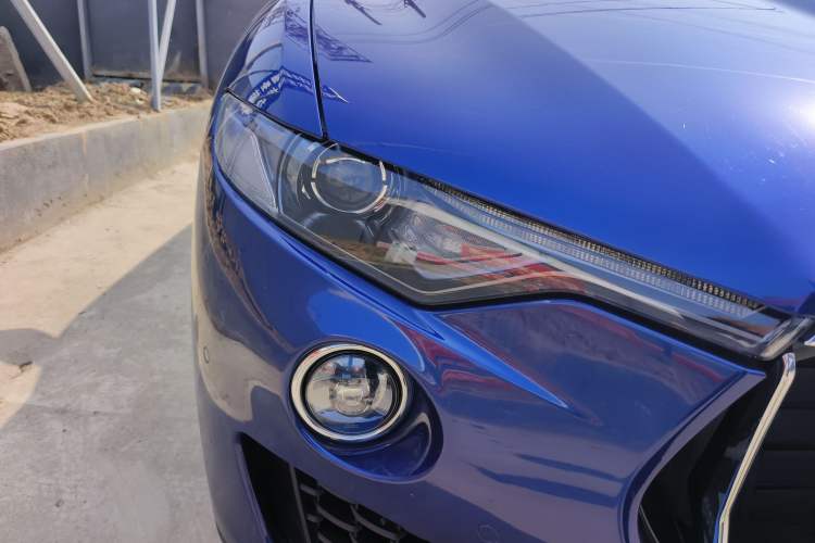 Used Maserati Levante 2018 3.0T Classic Edition Right Front Headlight