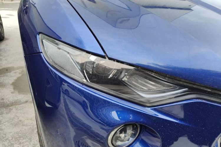 Used Maserati Levante 2018 3.0T Standard Edition Right Front Headlight