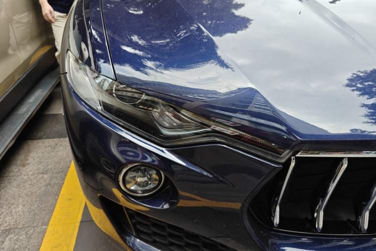 Used Maserati Levante 2018 3.0T Classic Edition Right Front Headlight