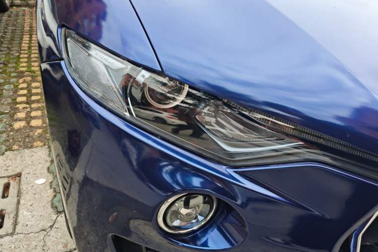 Used Maserati Levante 2018 3.0T Classic Edition Right Front Headlight