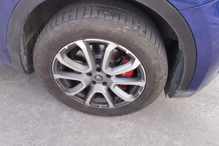 Used Maserati Levante 2018 3.0T Standard Edition Right Front Wheel Hub