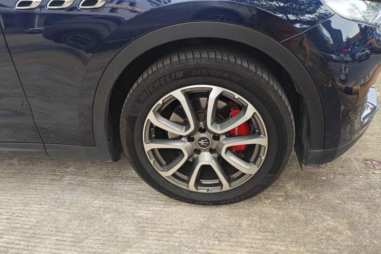 Used Maserati Levante 2018 3.0T Standard Edition Right Front Wheel Hub
