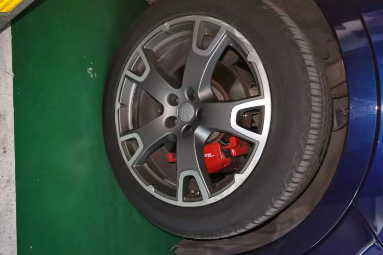 Used Maserati Levante 2018 3.0T Standard Edition Right Front Wheel Hub