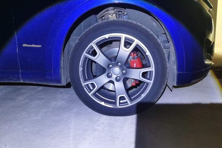 Used Maserati Levante 2018 3.0T Classic Edition Right Front Wheel Hub