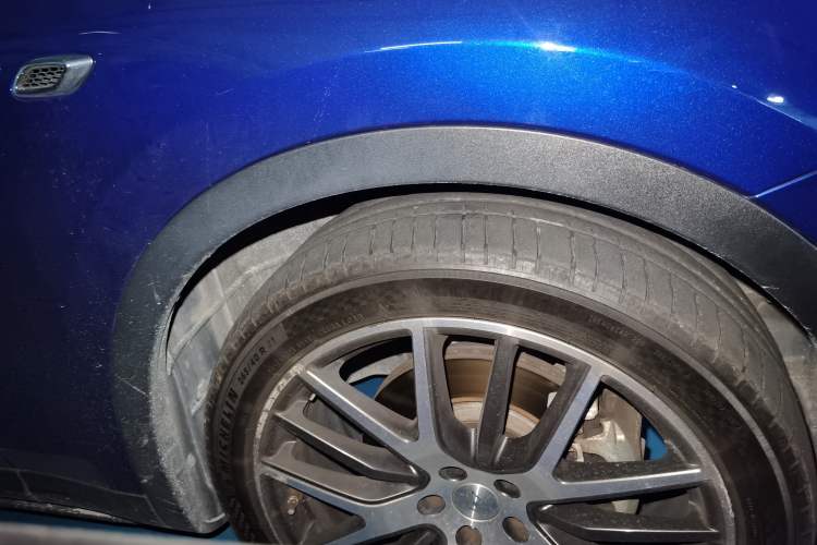 Used Maserati Levante  Right Front Wheel Hub