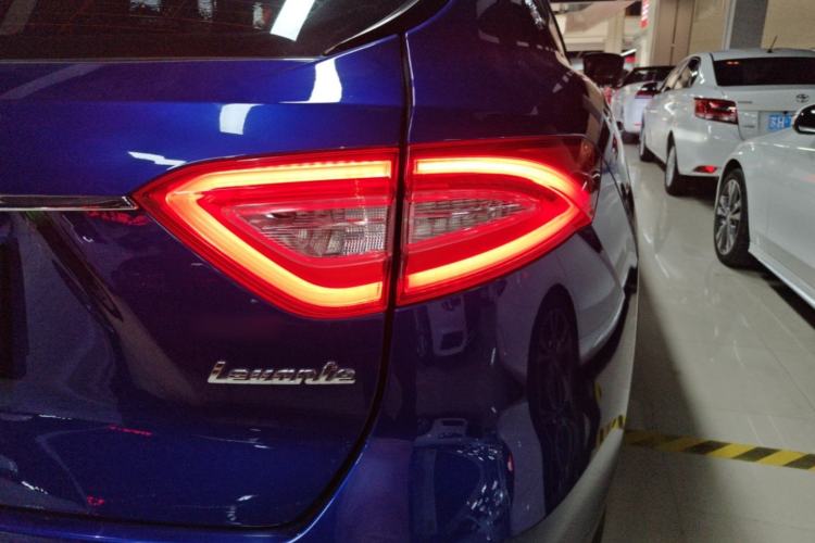 Used Maserati Levante 2018 3.0T Classic Edition Right Rear Taillight