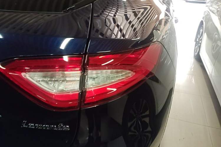 Used Maserati Levante 2018 3.0T Standard Edition Right Rear Taillight