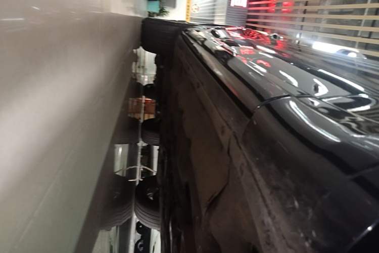 Used Maserati Levante 2018 3.0T Standard Edition Right Side Sill