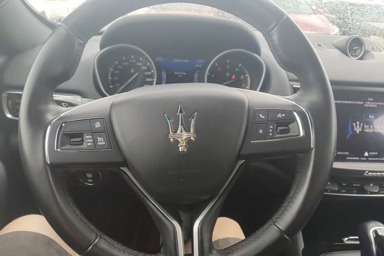 Used Maserati Levante 2018 3.0T Classic Edition Steering Wheel