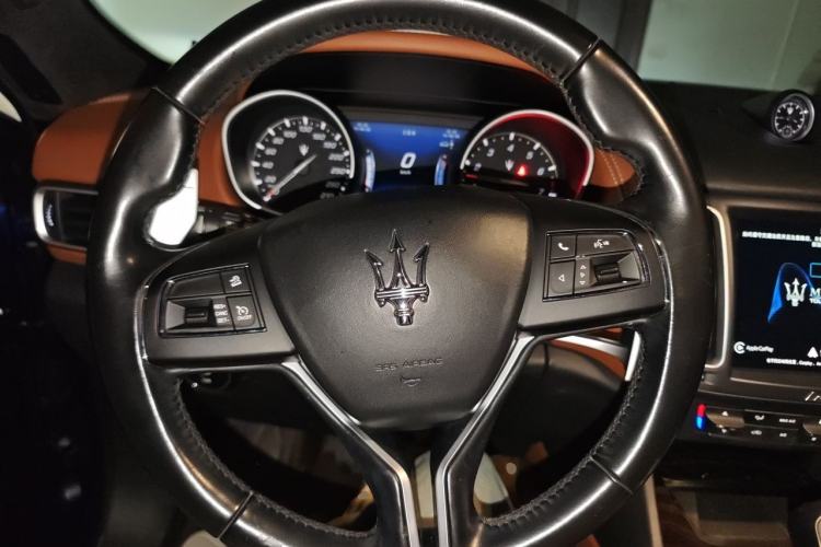 Used Maserati Levante 2018 3.0T Classic Edition Steering Wheel