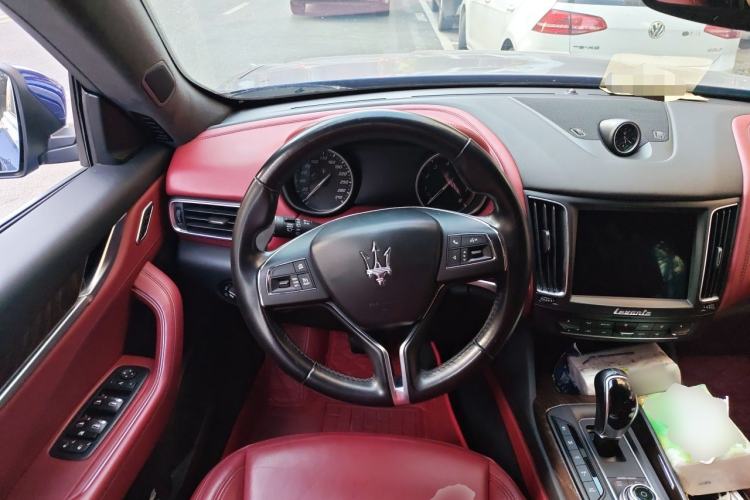 Used Maserati Levante 2018 3.0T Classic Edition Steering Wheel