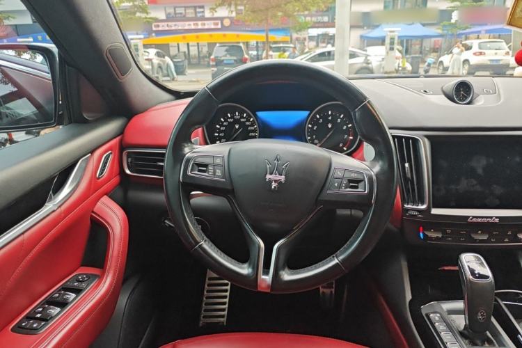 Used Maserati Levante 2018 3.0T Standard Edition Steering Wheel