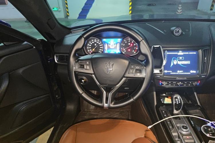 Used Maserati Levante 2018 3.0T Classic Edition Steering Wheel