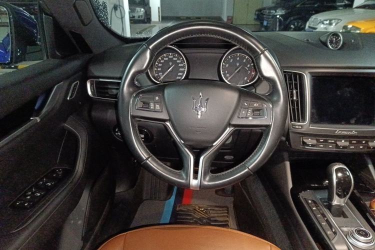 Used Maserati Levante 2018 3.0T Classic Edition Steering Wheel
