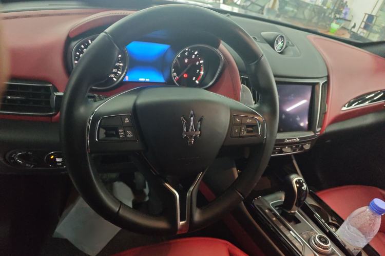 Used Maserati Levante 2018 3.0T Classic Edition Steering Wheel