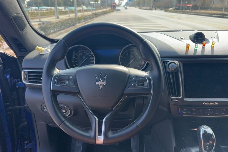 Used Maserati Levante 2018 3.0T Classic Edition Steering Wheel