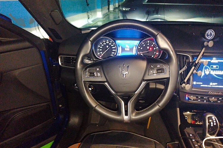 Used Maserati Levante 2018 3.0T Classic Edition Steering Wheel