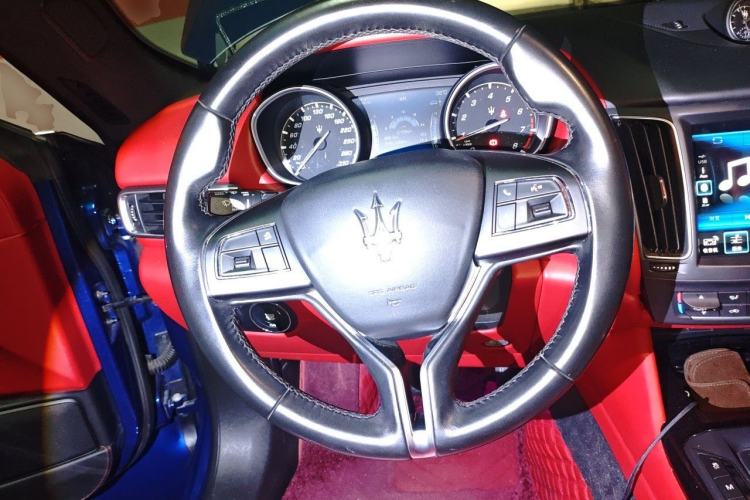 Used Maserati Levante 2018 3.0T Classic Edition Steering Wheel