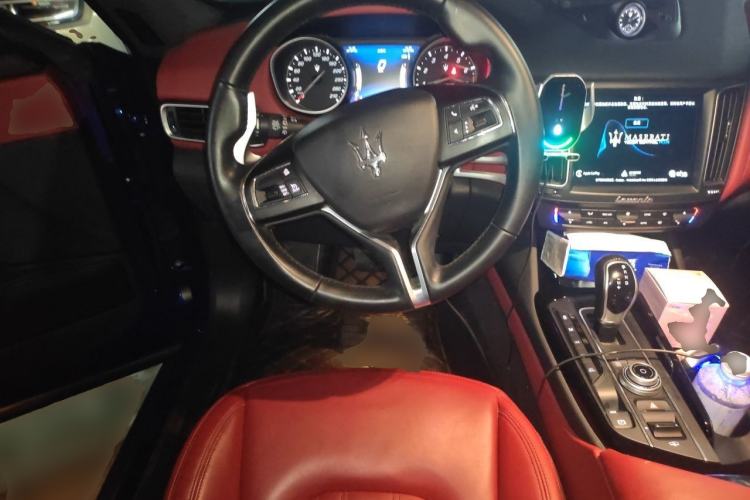 Used Maserati Levante 2018 3.0T Sport Edition Steering Wheel