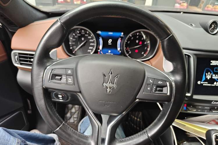Used Maserati Levante 2018 3.0T Classic Edition Steering Wheel