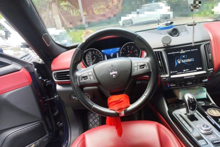 Used Maserati Levante 2018 3.0T Classic Edition Steering Wheel