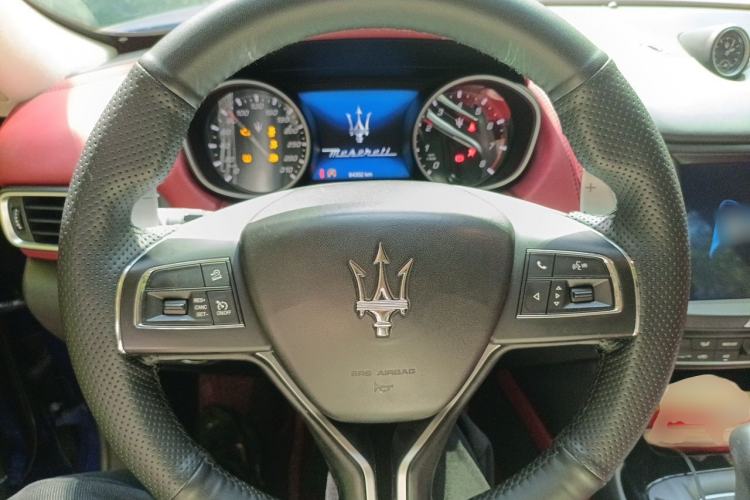 Used Maserati Levante 2018 3.0T Standard Edition Steering Wheel