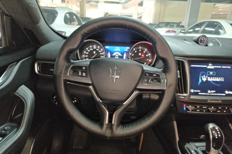 Used Maserati Levante 2018 3.0T Classic Edition Steering Wheel