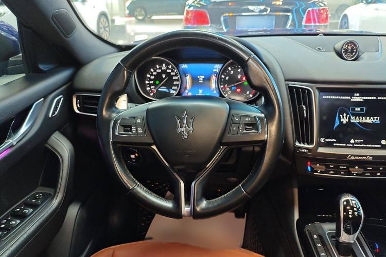 Used Maserati Levante 2018 3.0T Classic Edition Steering Wheel