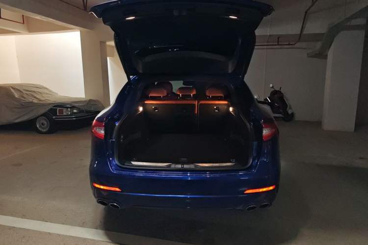 Used Maserati Levante 2018 3.0T Classic Edition Trunk