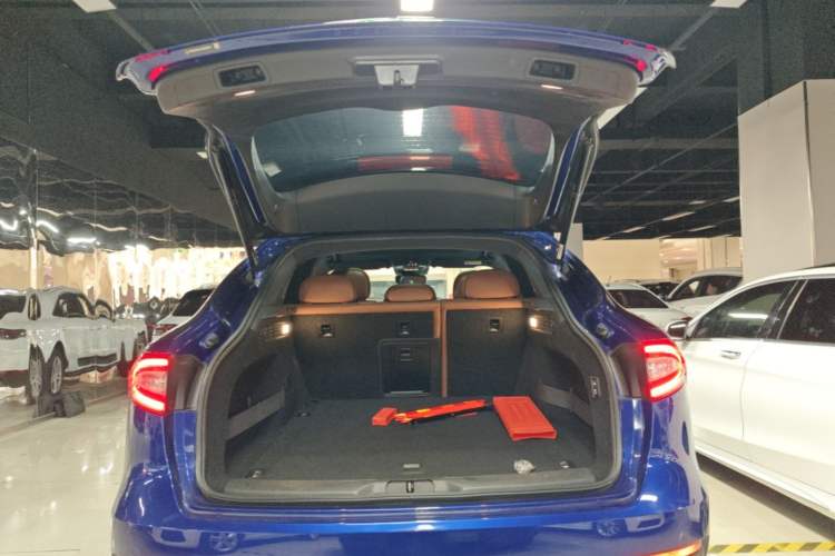 Used Maserati Levante 2018 3.0T Classic Edition Trunk