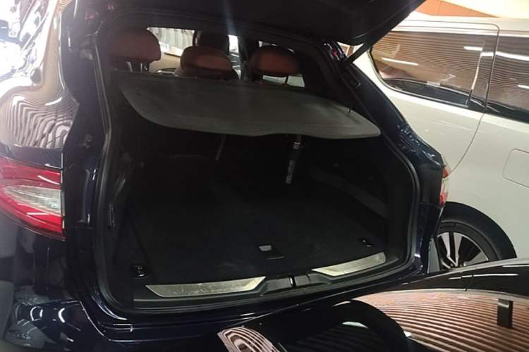 Used Maserati Levante 2018 3.0T Standard Edition Trunk