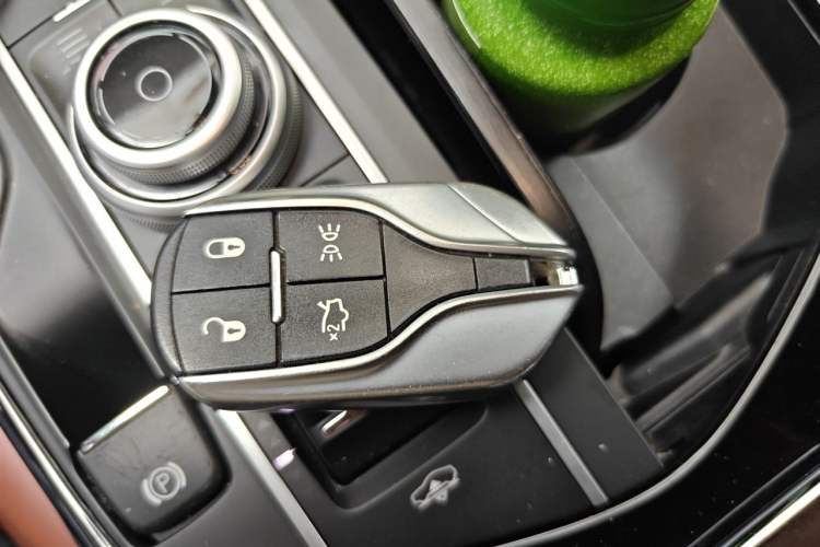 Used Maserati Levante 2018 3.0T Classic Edition Vehicle Key