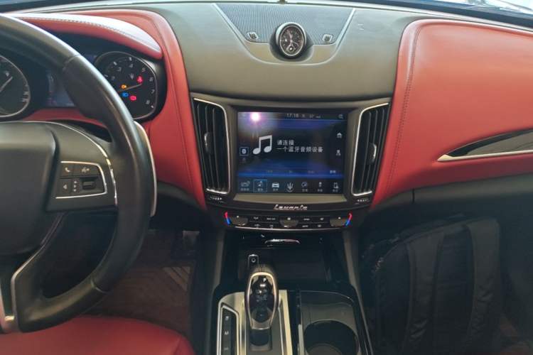 Used Maserati Levante 2018 3.0T Standard Edition Audio And AC Panel