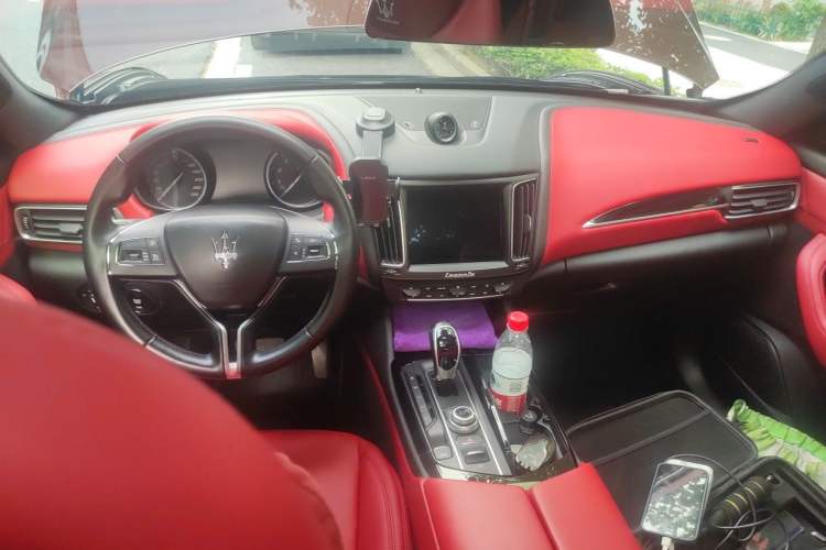 Used Maserati Levante 2018 3.0T Classic Edition Center Console