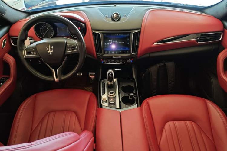 Used Maserati Levante 2018 3.0T Standard Edition Center Console