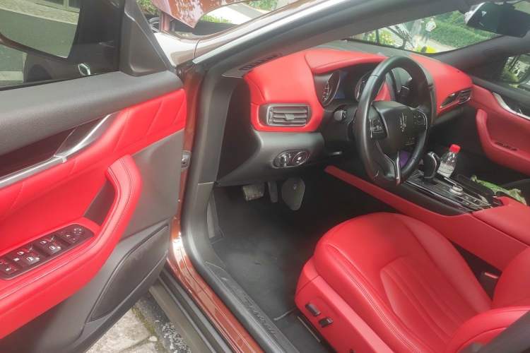 Used Maserati Levante 2018 3.0T Classic Edition Driver Seat