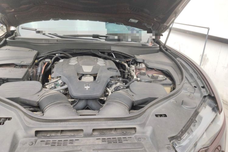 Used Maserati Levante 2018 3.0T Classic Edition Engine Bay Left
