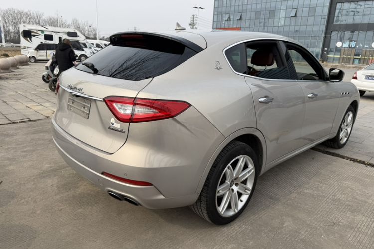 Used Maserati Levante 2018 3.0T Luxury Zegna Edition Exterior 4