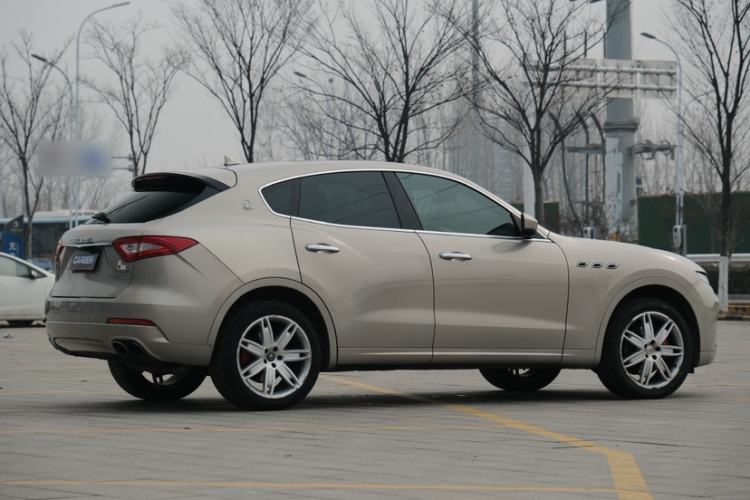 Used Maserati Levante 2018 3.0T Luxury Zegna Edition Exterior 6