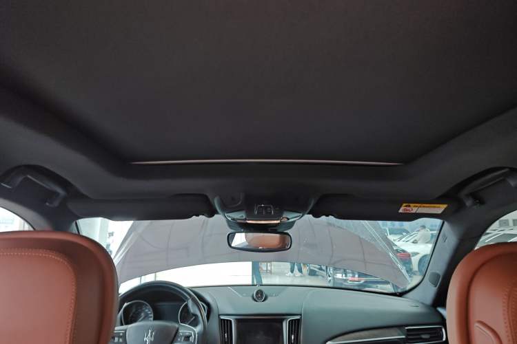 Used Maserati Levante 2018 3.0T Classic Edition Headliner