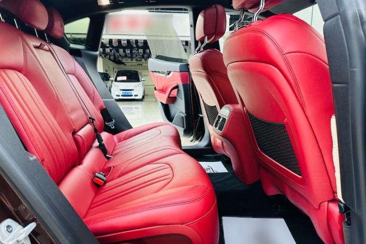 Used Maserati Levante 2018 3.0T Classic Edition Interior 10
