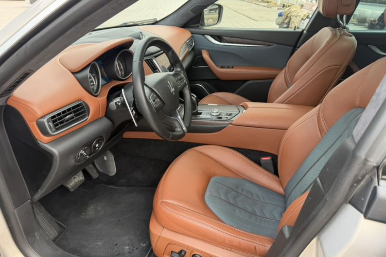 Used Maserati Levante 2018 3.0T Luxury Zegna Edition Interior 10