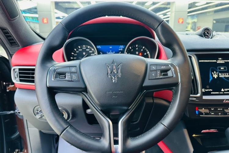 Used Maserati Levante 2018 3.0T Classic Edition Interior 2