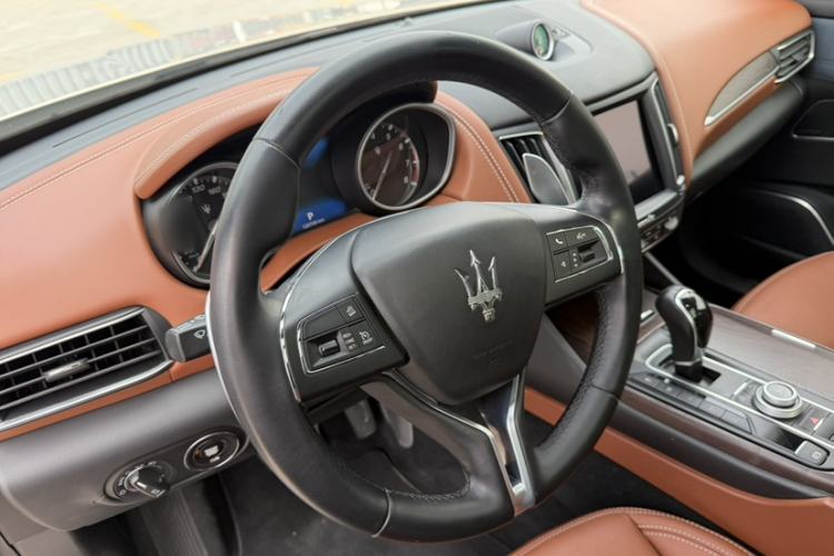 Used Maserati Levante 2018 3.0T Luxury Zegna Edition Interior 2