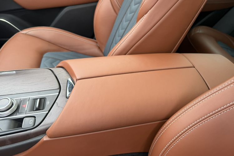 Used Maserati Levante 2018 3.0T Luxury Zegna Edition Interior 3