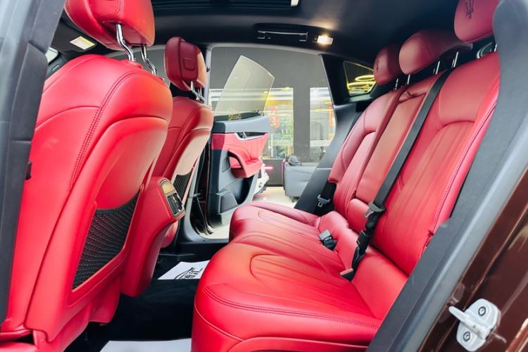 Used Maserati Levante 2018 3.0T Classic Edition Interior 5