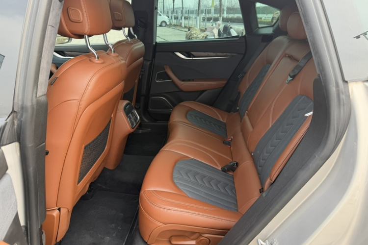 Used Maserati Levante 2018 3.0T Luxury Zegna Edition Interior 6