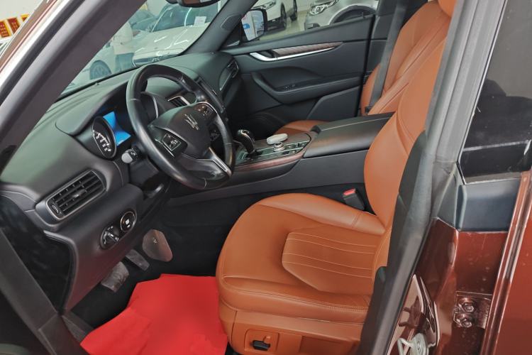 Used Maserati Levante 2018 3.0T Classic Edition Left Front Seat