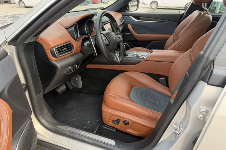 Used Maserati Levante 2018 3.0T Luxury Zegna Edition Left Front Seat