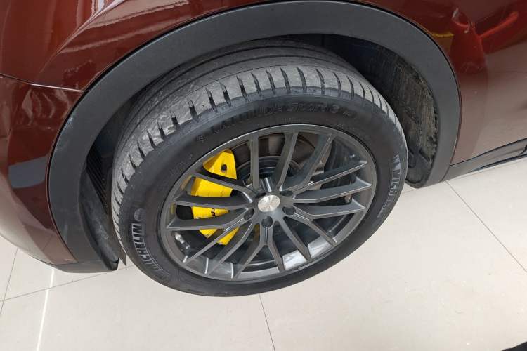 Used Maserati Levante 2018 3.0T Classic Edition Left Front Wheel Hub